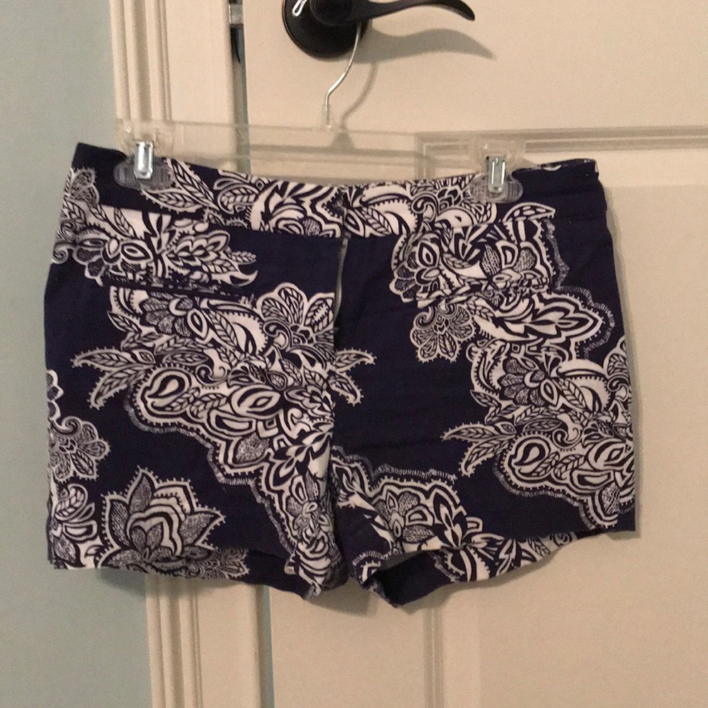 Super comfy navy and white shorts, size 4